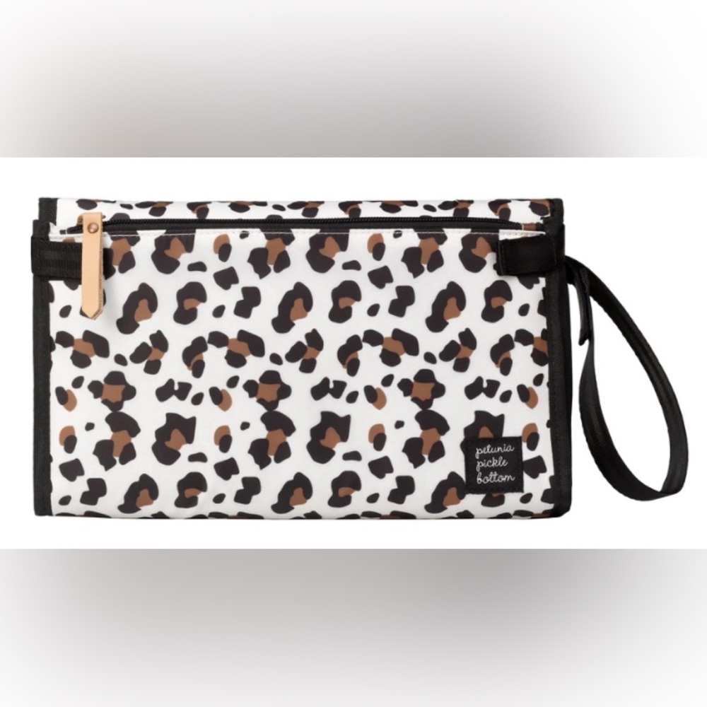 Petunia‎ Pickle Bottom Nimble Diaper Clutch Leopard Print Pouch